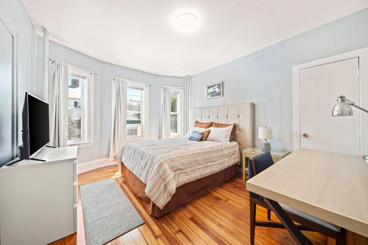 Cozy Up In 5Br Apt Near Charming Oak Square Boston Dış mekan fotoğraf