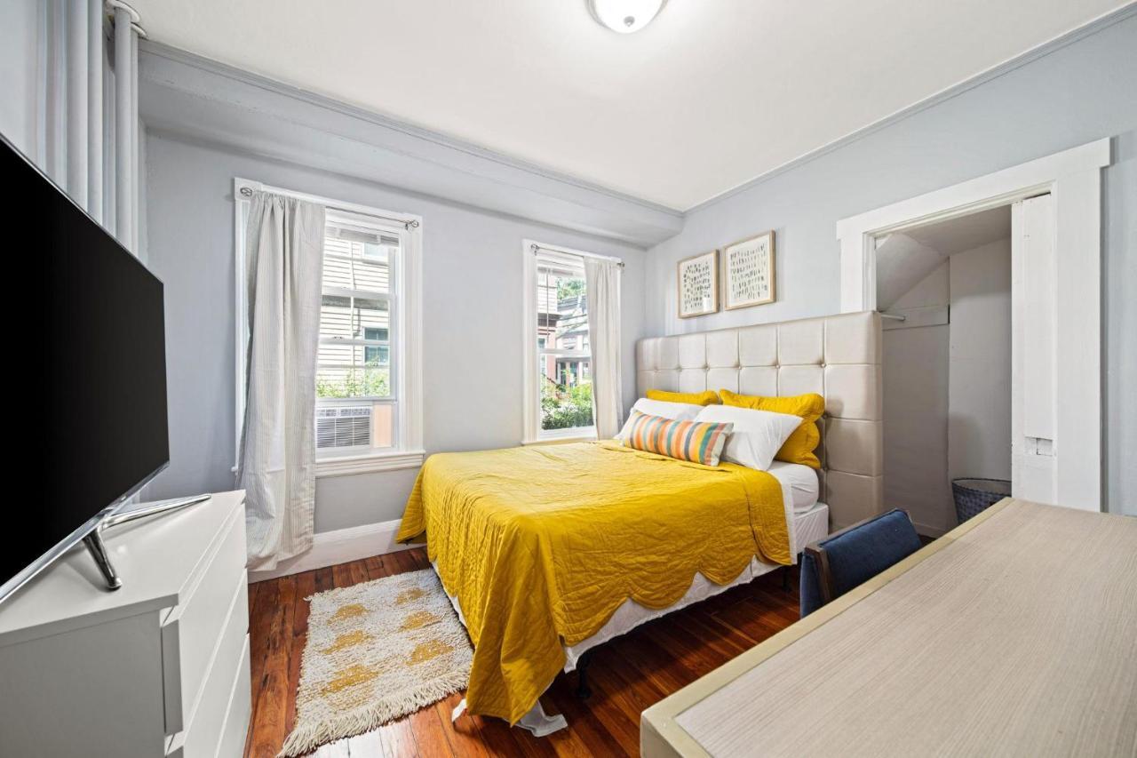 Cozy Up In 5Br Apt Near Charming Oak Square Boston Dış mekan fotoğraf