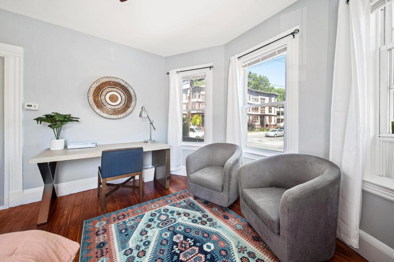Cozy Up In 5Br Apt Near Charming Oak Square Boston Dış mekan fotoğraf